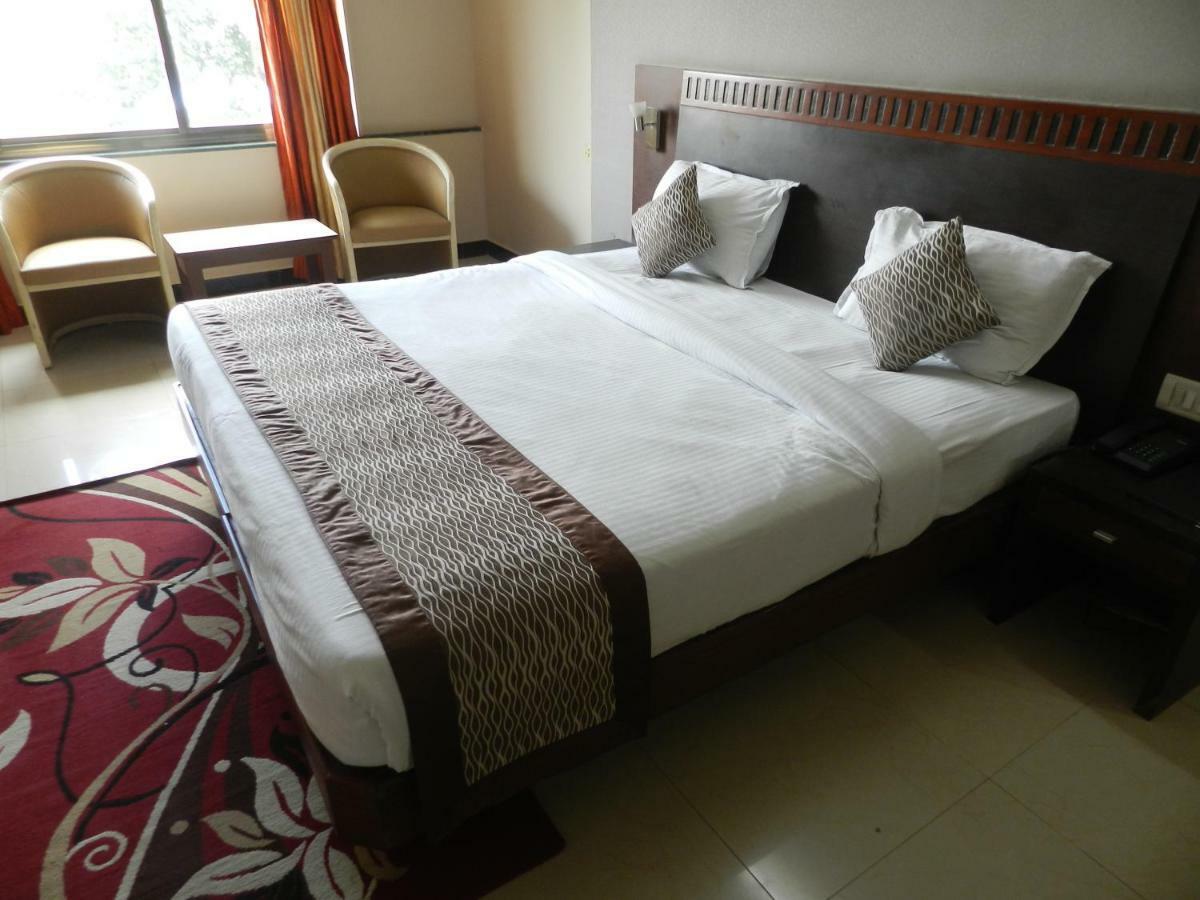 Hotel Ayodhya Kolhapur Exterior photo